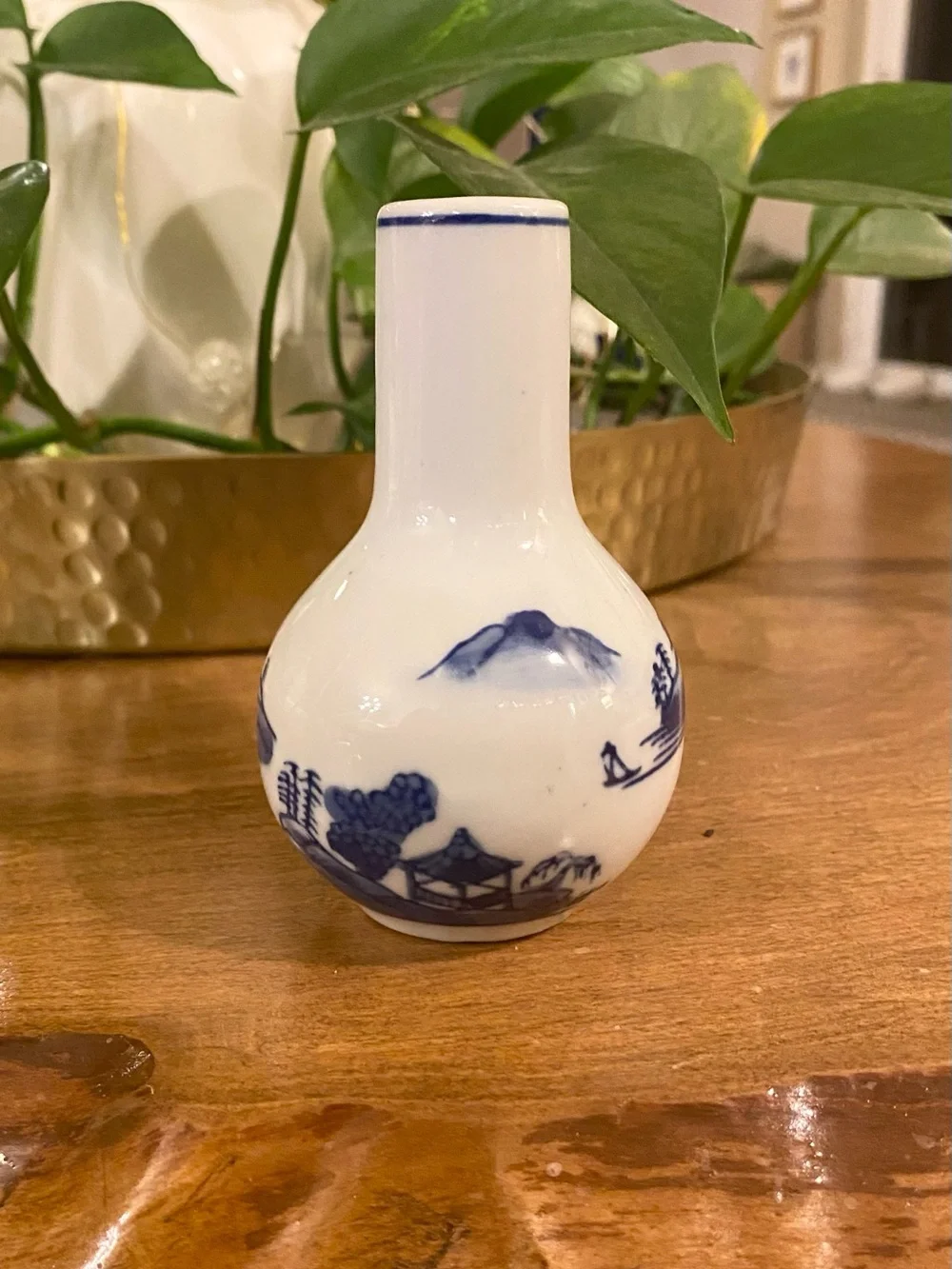 VTG Blue & White Chinoiserie Porcelain Miniature Jar Bud Vase Landscape Pagoda